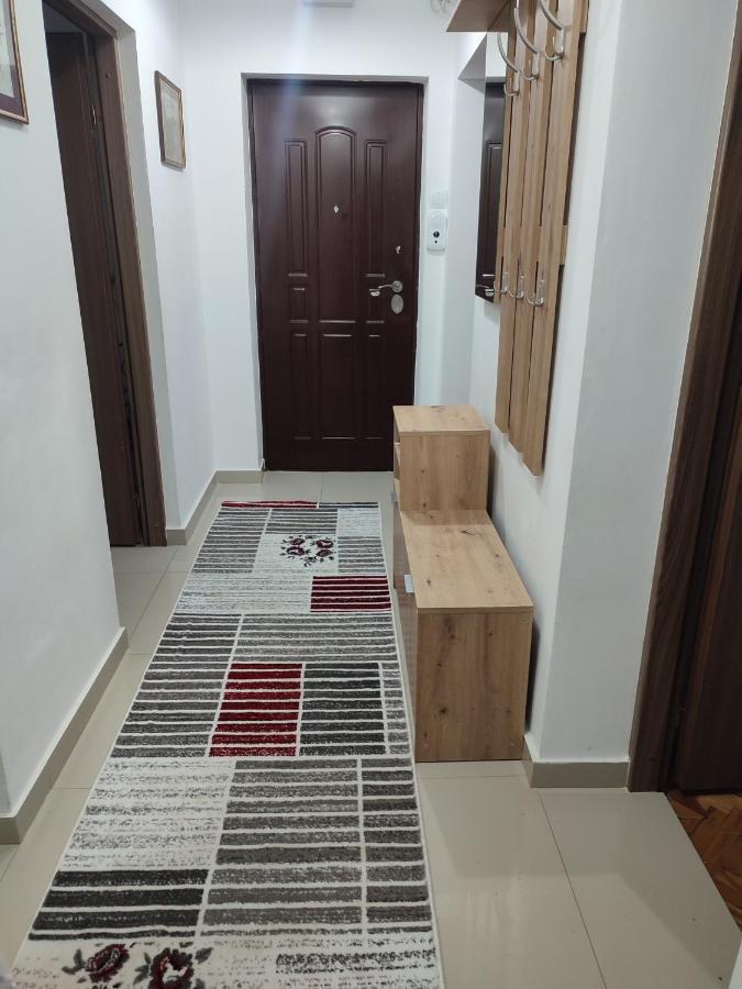Lovely 1 Bedroom Apartment In City Centre, Sleeps 4 ! Turda Zewnętrze zdjęcie