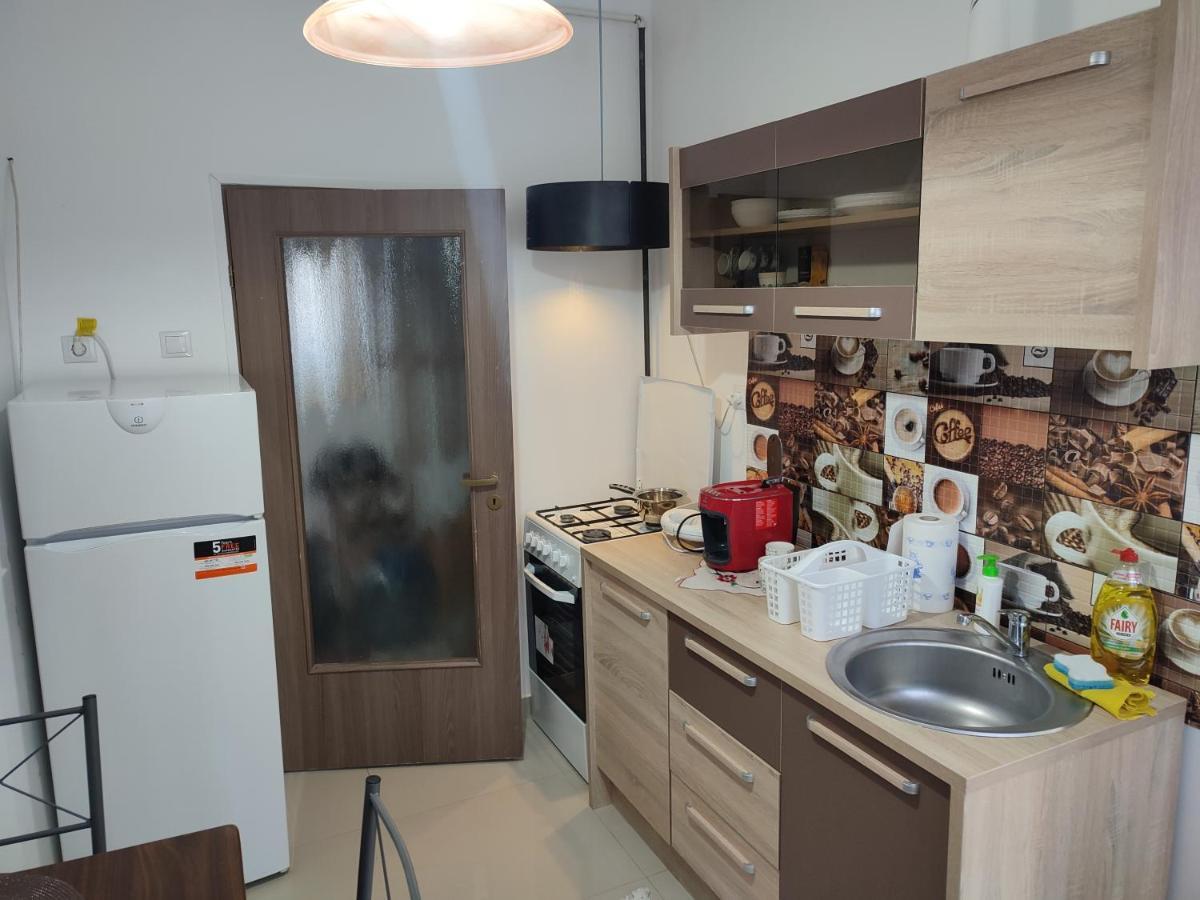 Lovely 1 Bedroom Apartment In City Centre, Sleeps 4 ! Turda Zewnętrze zdjęcie