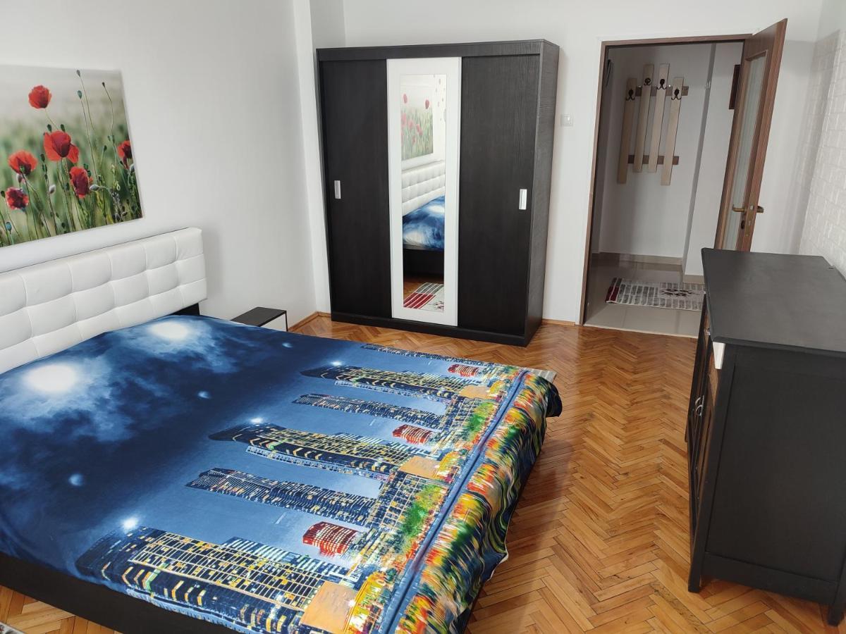 Lovely 1 Bedroom Apartment In City Centre, Sleeps 4 ! Turda Zewnętrze zdjęcie